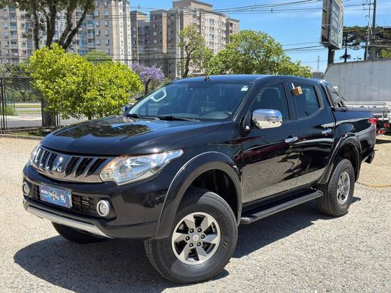 MITSUBISHI L200 TRITON 2.4 16V TURBO DIESEL SPORT HPE CD 4P 4X4 AUTOMÁTICO